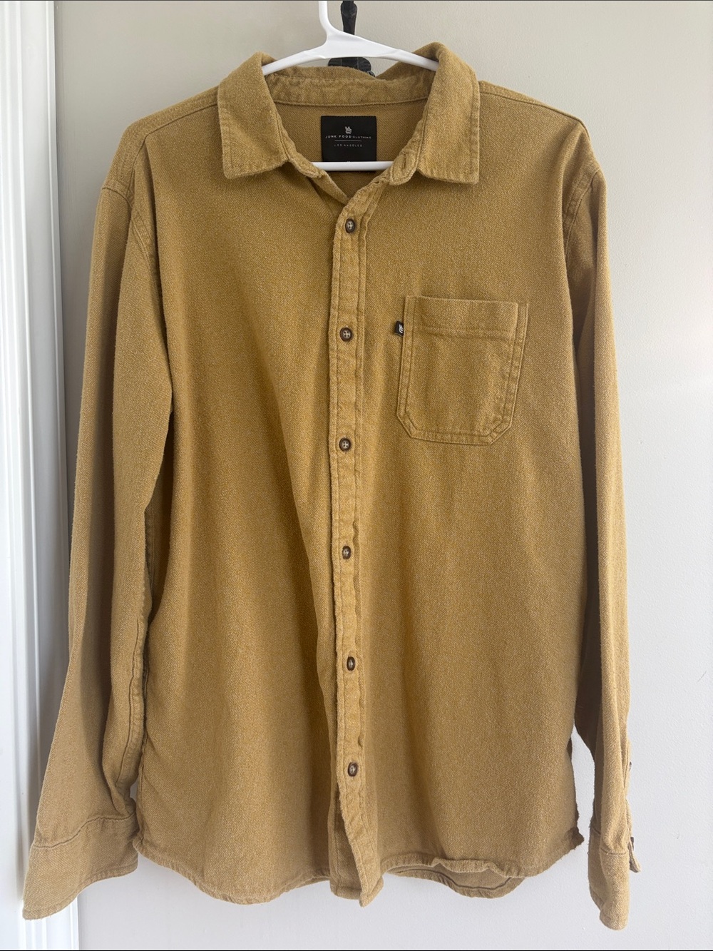 Junk Food Clothing Men's Button-Down Shirt 100% Cotton Size Medium